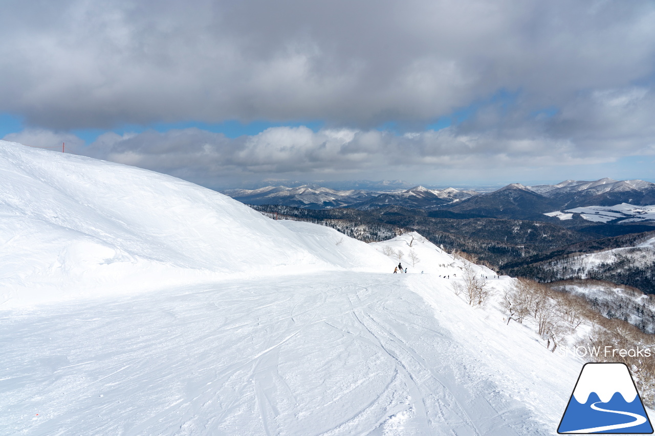 星野リゾート　トマム｜まだまだ積雪たっぷり！ゲレンデも、スロープスタイルパークも、アドベンチャーマウンテンも。。。春シーズンも楽しみ満載の『星野リゾート　トマム』です(^^)/